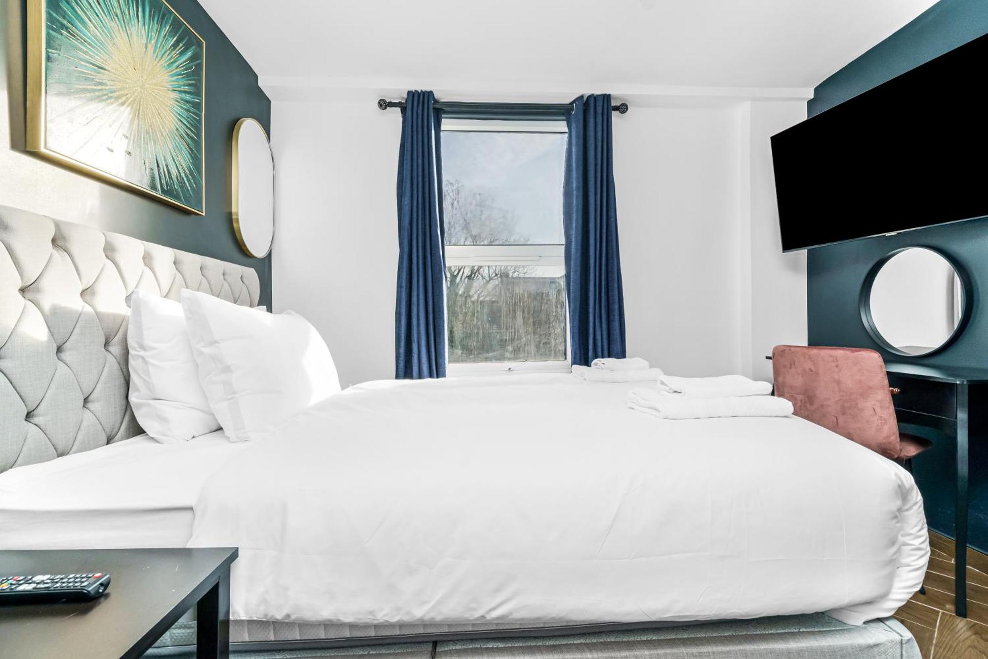 G Eighty Four Aparthotel Londra Exterior foto