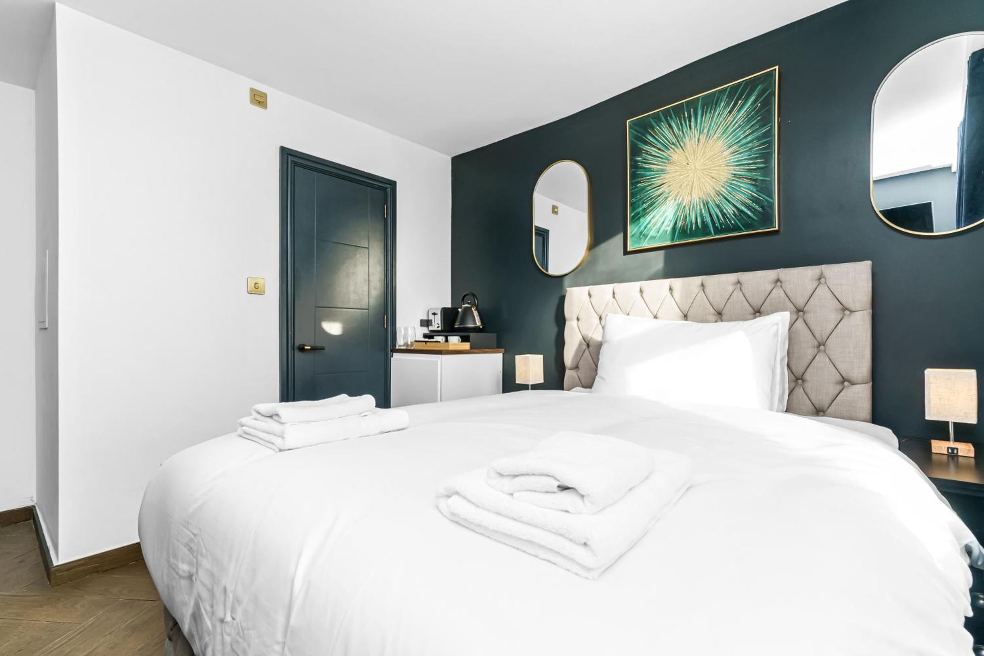 G Eighty Four Aparthotel Londra Exterior foto