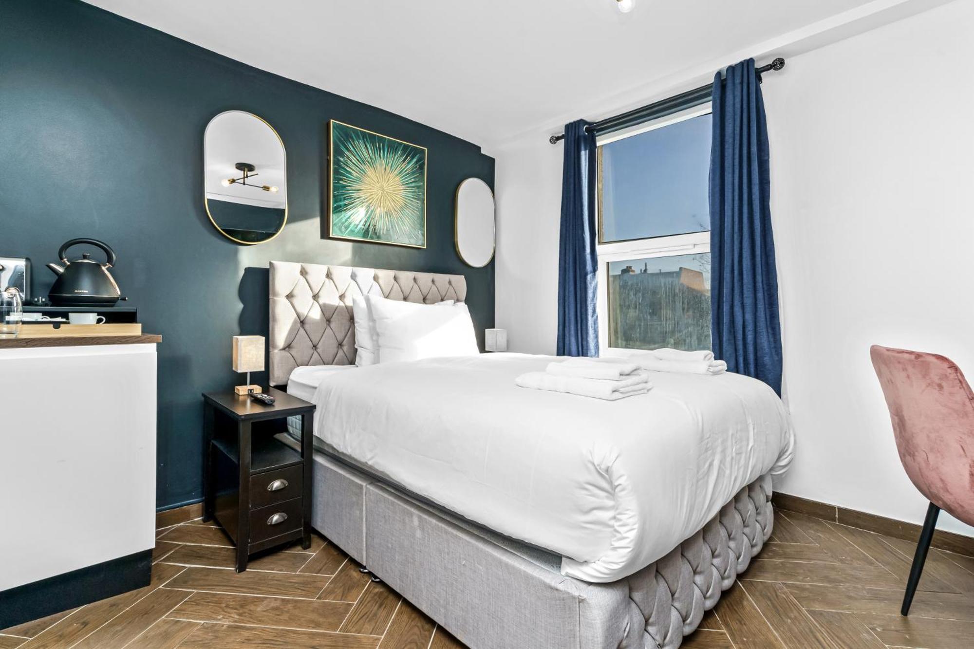 G Eighty Four Aparthotel Londra Exterior foto