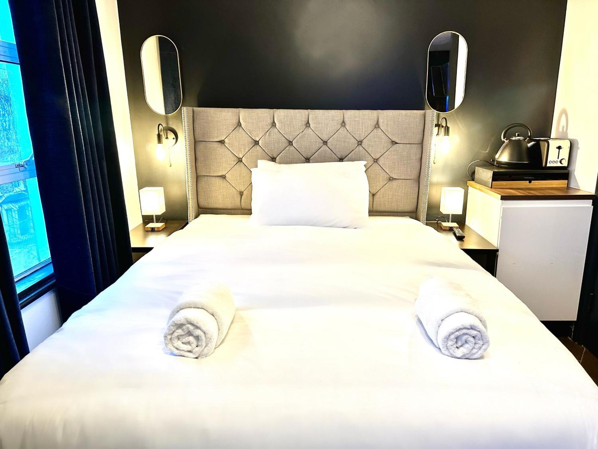 G Eighty Four Aparthotel Londra Exterior foto