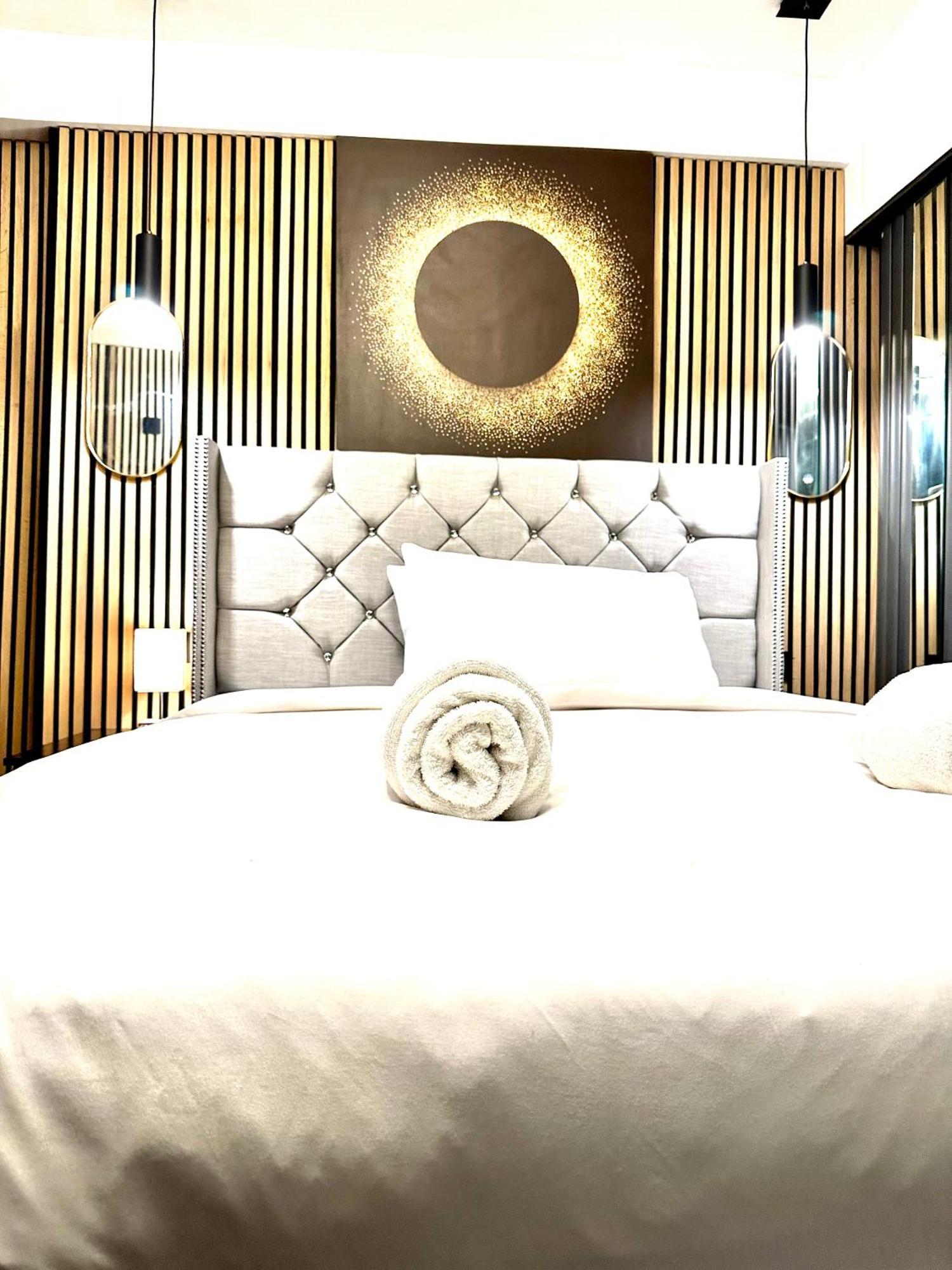 G Eighty Four Aparthotel Londra Exterior foto