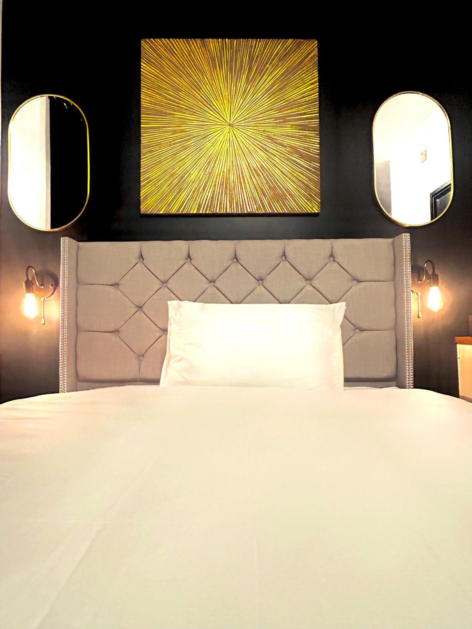 G Eighty Four Aparthotel Londra Exterior foto